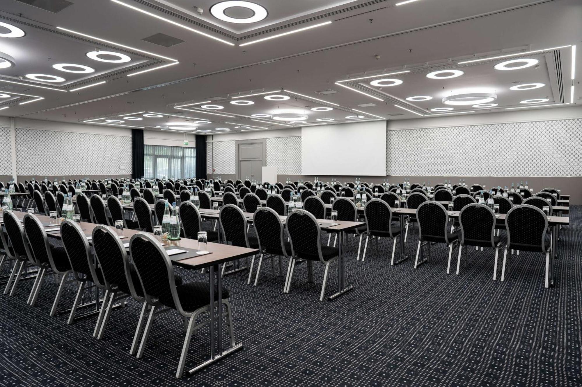 Radisson Blu Conference Hotel, Duesseldorf Düsseldorf Exterior foto
